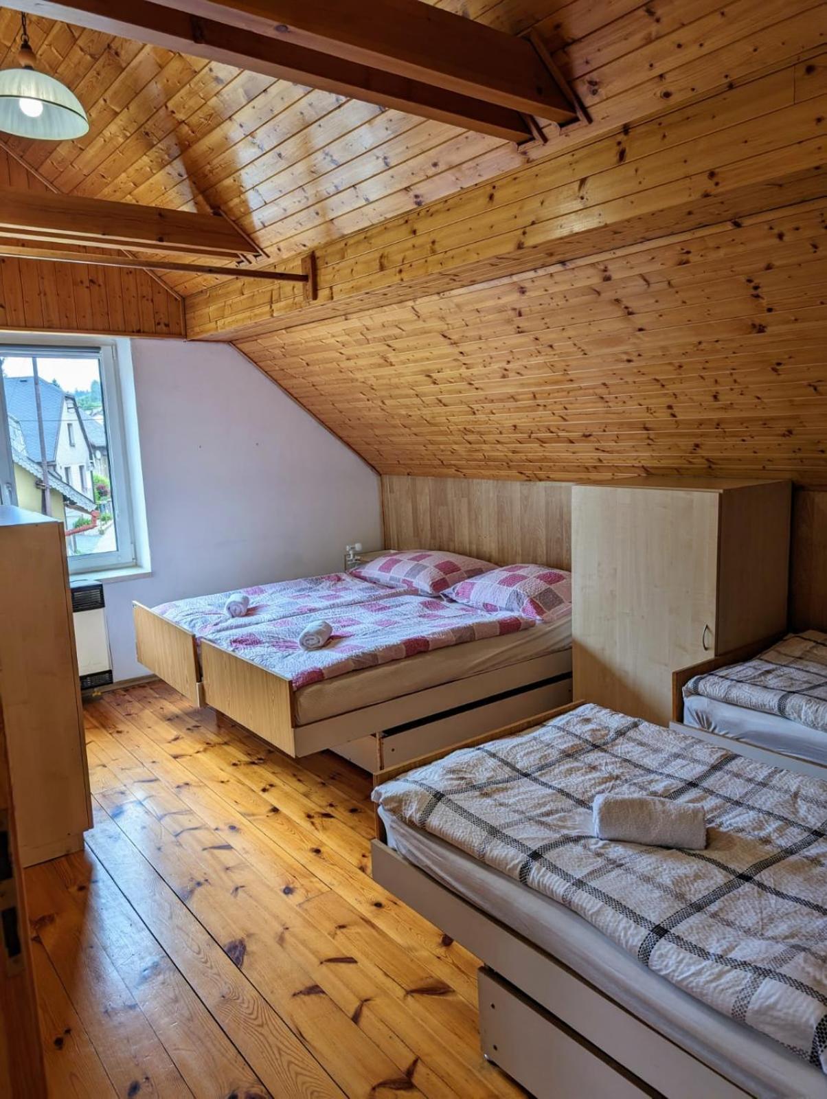 Apartman V Pensionu U Holzaepfelu Červený Kostelec Eksteriør billede